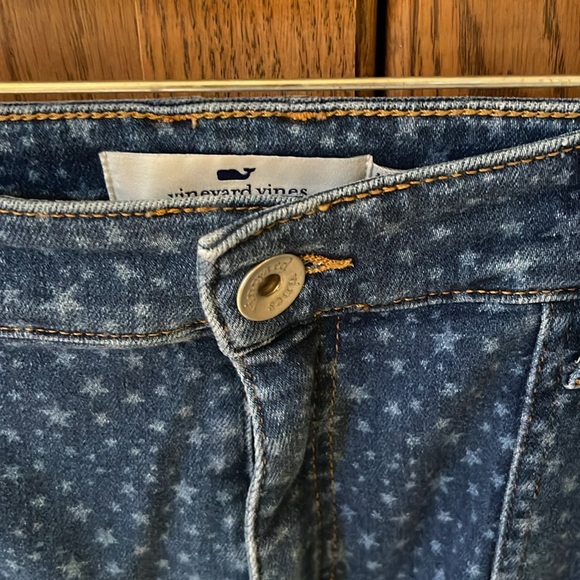 Vineyard Vines High Rise Crop Jamie Jeans with Stars Print - Picture 4 of 11